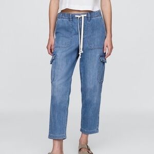 GAP Women's Denim Easy Cargo Joggers Large medium indigo